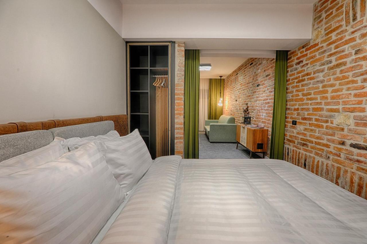 Hotel Nani Nani Boutique à Braşov Extérieur photo