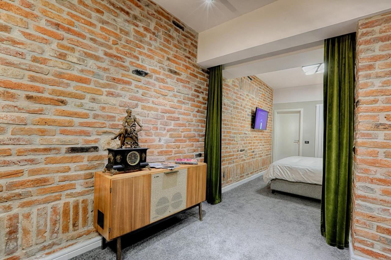 Hotel Nani Nani Boutique à Braşov Extérieur photo