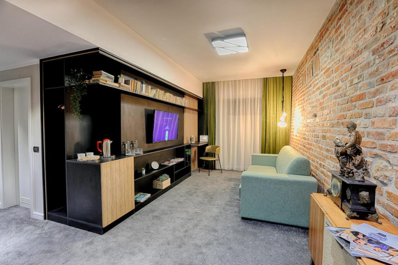 Hotel Nani Nani Boutique à Braşov Extérieur photo