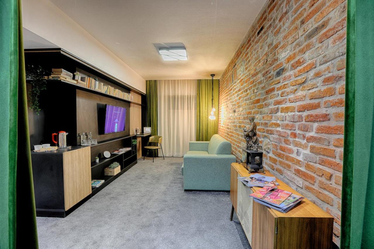 Hotel Nani Nani Boutique à Braşov Extérieur photo