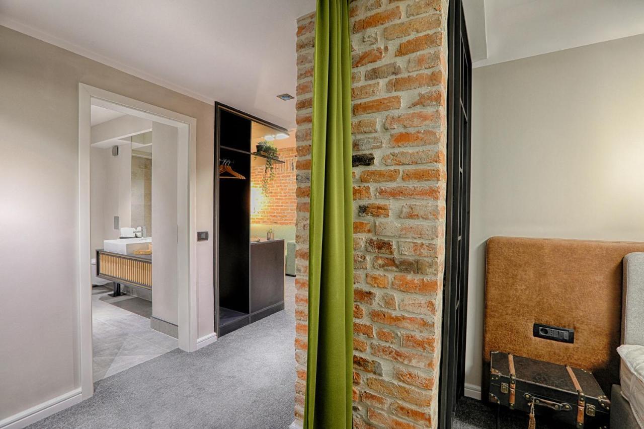Hotel Nani Nani Boutique à Braşov Extérieur photo